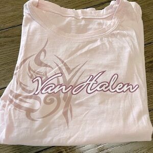 𝅺🎸  Vintage 2007 Pink Van Halen Concert T-shirt